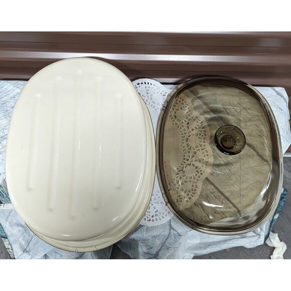 Vintage Magnawave Perfection Microwave Roaster Pan with Lid and original manual - Picture 6 of 7